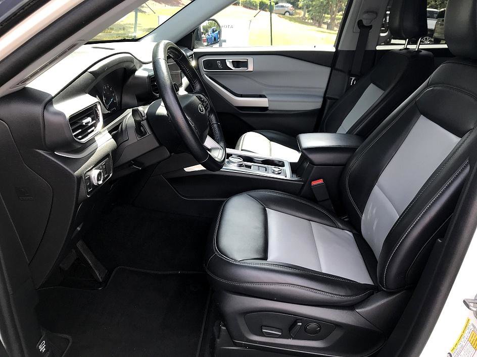2022 Ford Explorer XLT photo 9