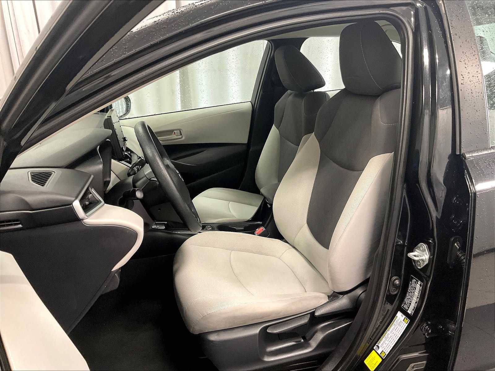 2022 Toyota Corolla LE photo 10