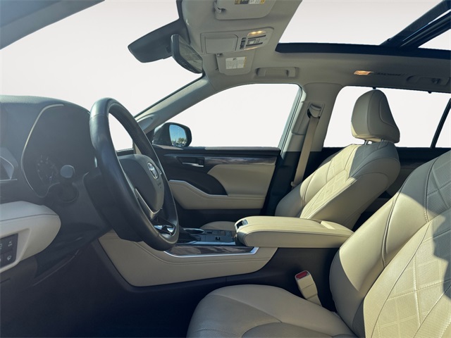 2021 Toyota Highlander Hybrid Platinum photo 8