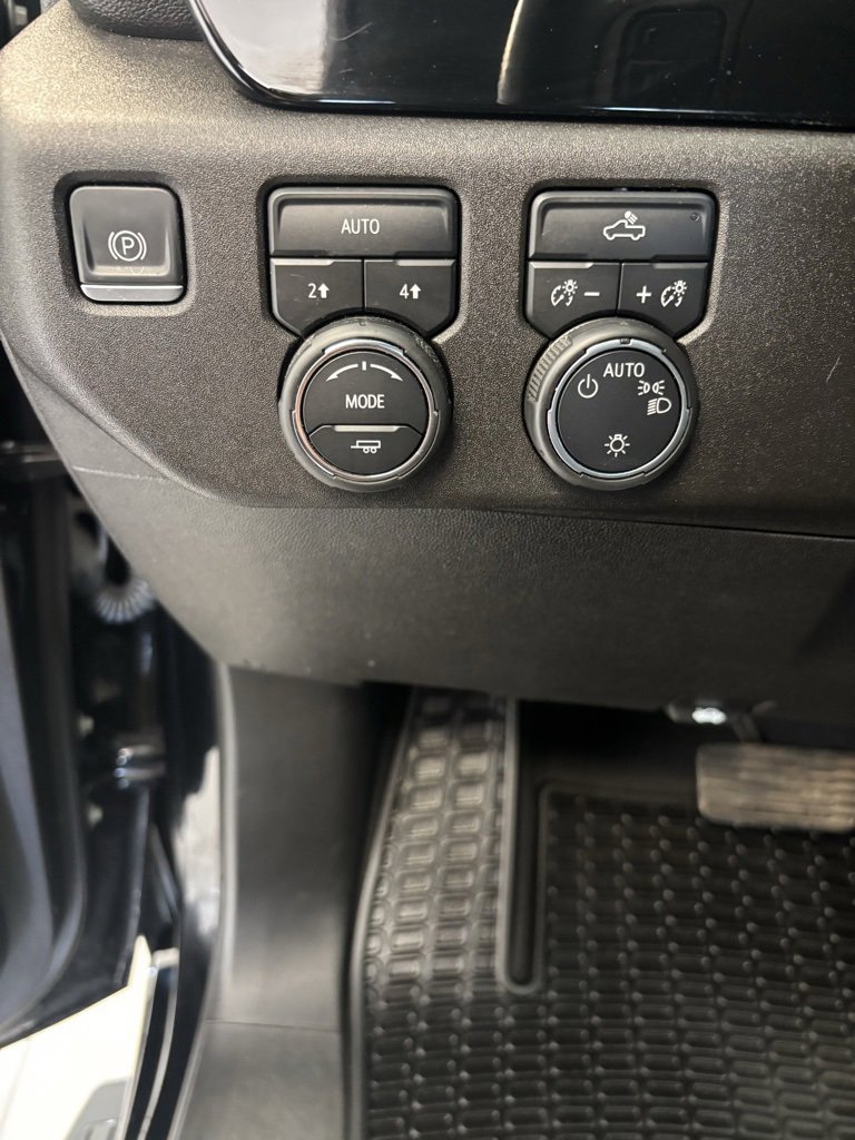 2023 Chevrolet Silverado 1500 LT photo 5