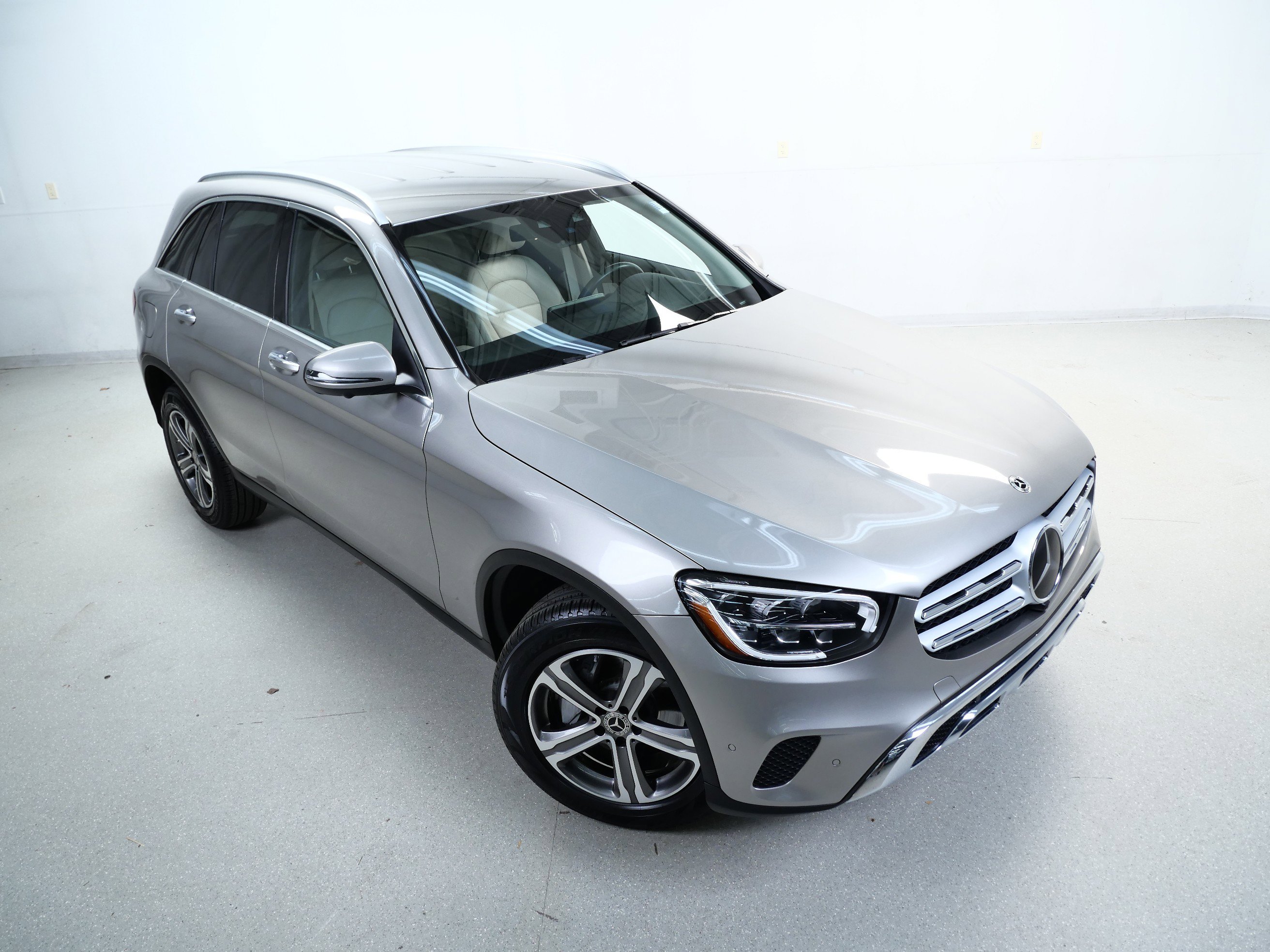 2021 Mercedes Benz GLC 300 4MATIC photo 3