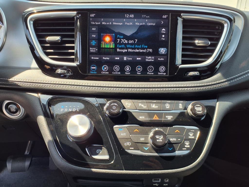 2019 Chrysler Pacifica Limited photo 25