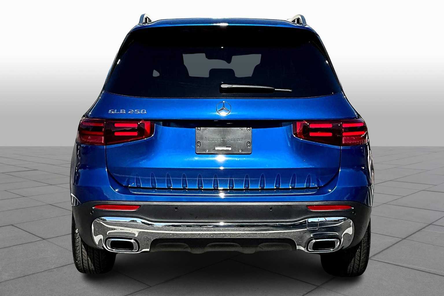 2025 Mercedes Benz GLB 250 photo 4