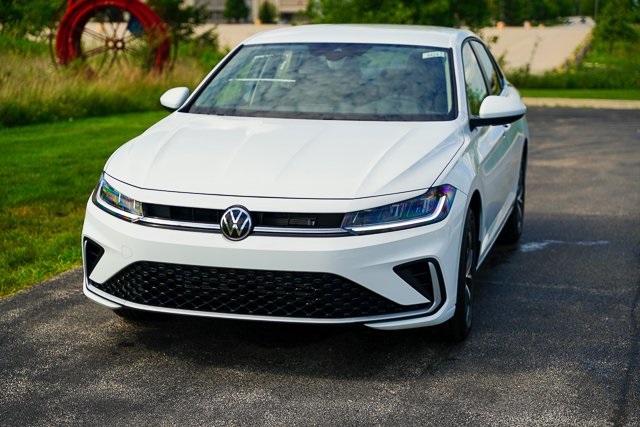 2025 Volkswagen Jetta 1.5T S photo 4