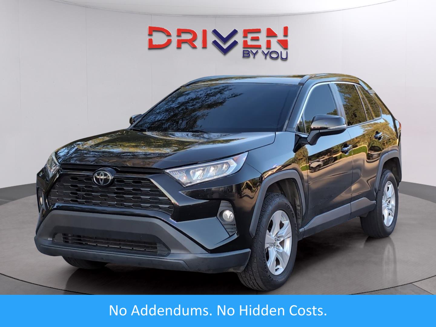 2021 Toyota RAV4 XLE's photo