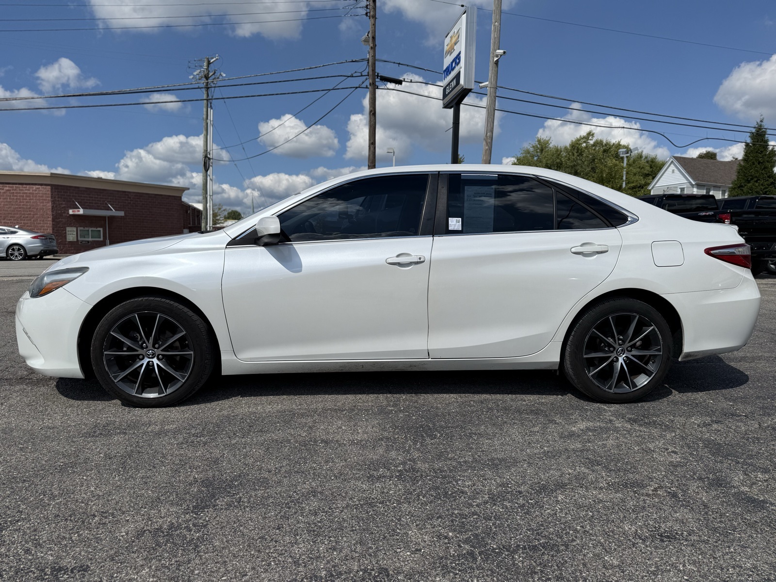 2015 Toyota Camry XSE photo 3