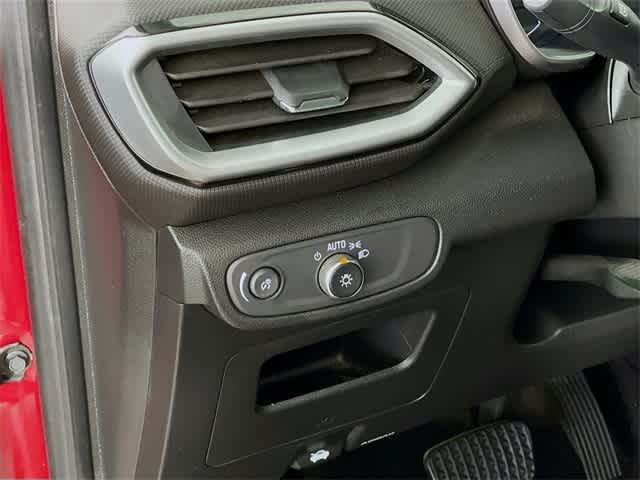 2021 Chevrolet Trailblazer LS photo 11