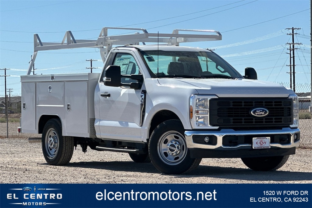 2024 Ford F-350 Super Duty XL's photo