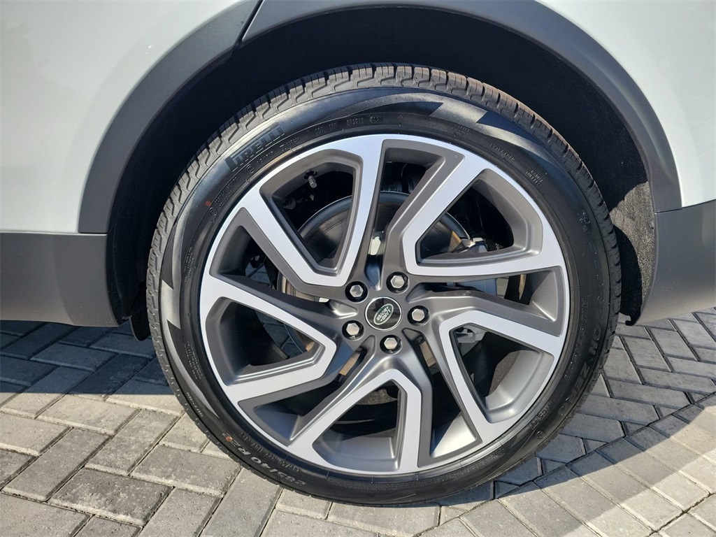 2025 Land Rover Discovery S photo 12