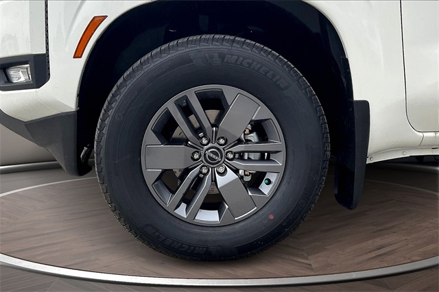 2025 Nissan Frontier SV photo 12