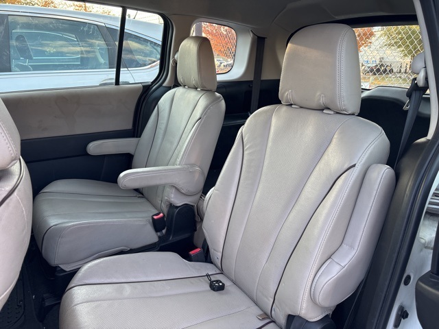 2014 Mazda Mazda5 Grand Touring photo 4