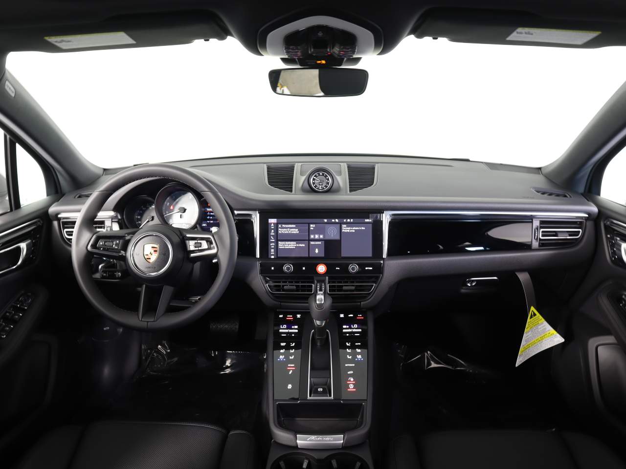 2025 Porsche Macan S photo 13