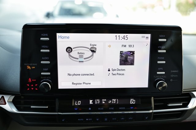 2024 Toyota Sienna XLE photo 33