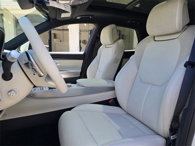 2026 Genesis GV70 2.5T Advanced photo 12