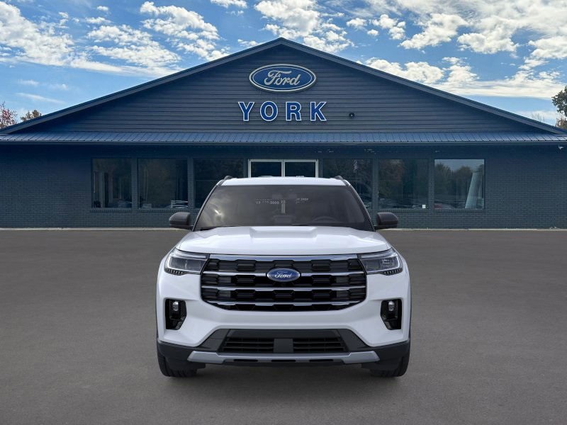 2026 Ford Explorer photo 4