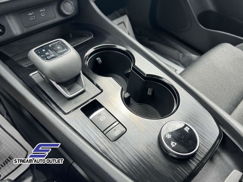 2024 Nissan Rogue SV photo 11