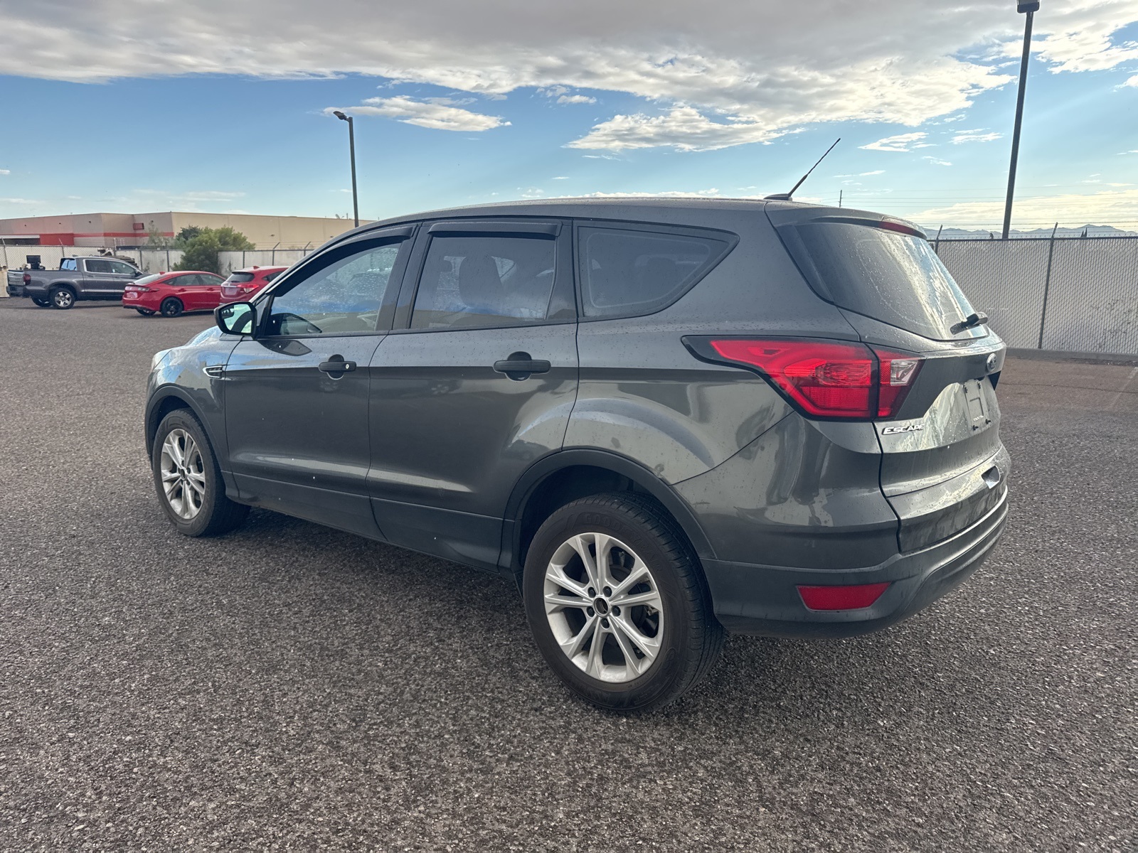2019 Ford Escape S photo 2