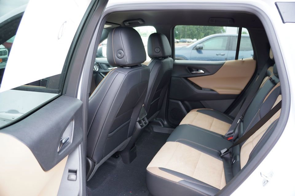 2026 Chevrolet Equinox ACTIV photo 3