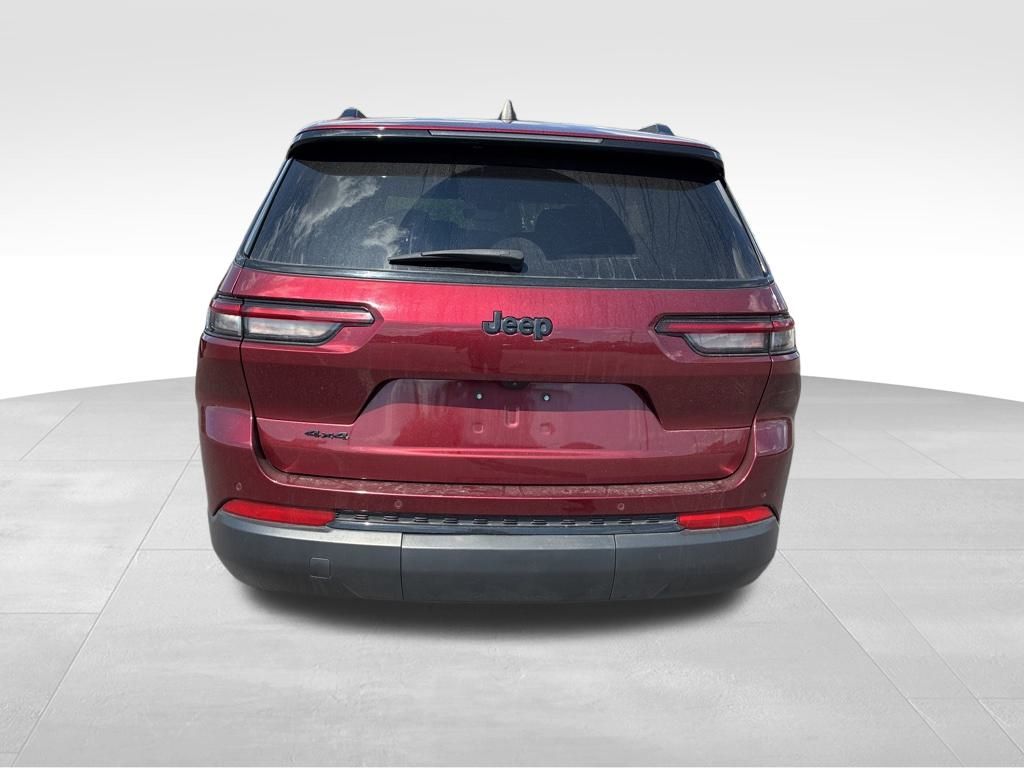 2023 Jeep Grand Cherokee Altitude photo 3