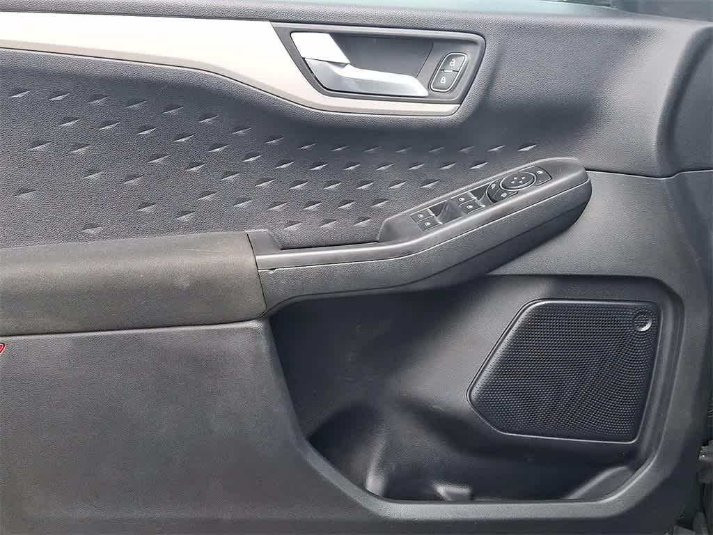 2020 Ford Escape SE Sport Hybrid photo 16