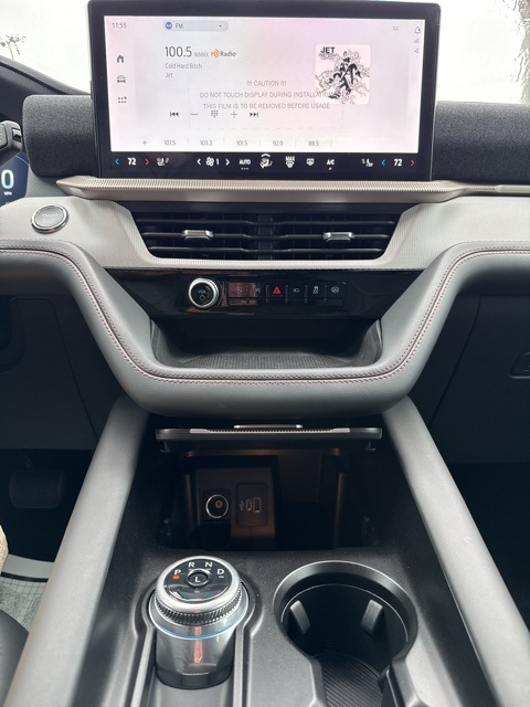 2025 Ford Explorer photo 33