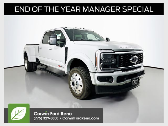 2025 Ford F-450 Super Duty Platinum's photo