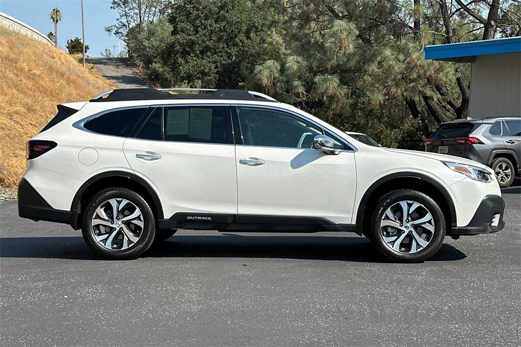 2022 Subaru Outback Touring XT photo 3