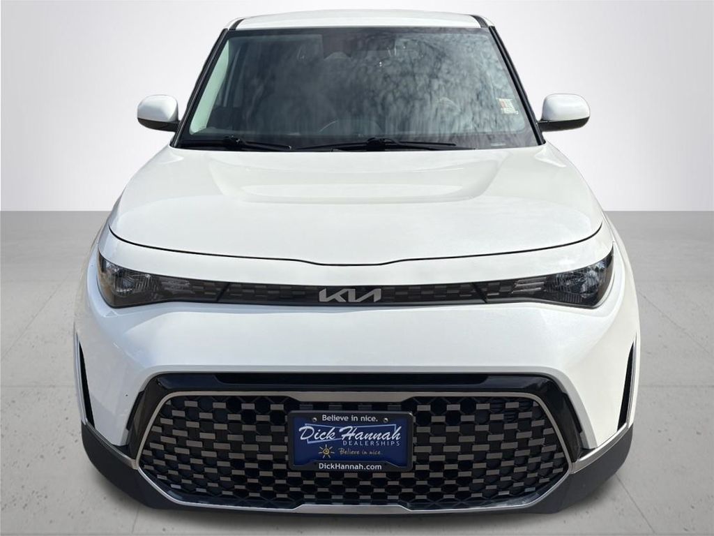 2023 Kia Soul EX photo 2