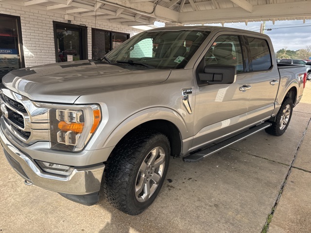 2021 Ford F-150 XLT's photo