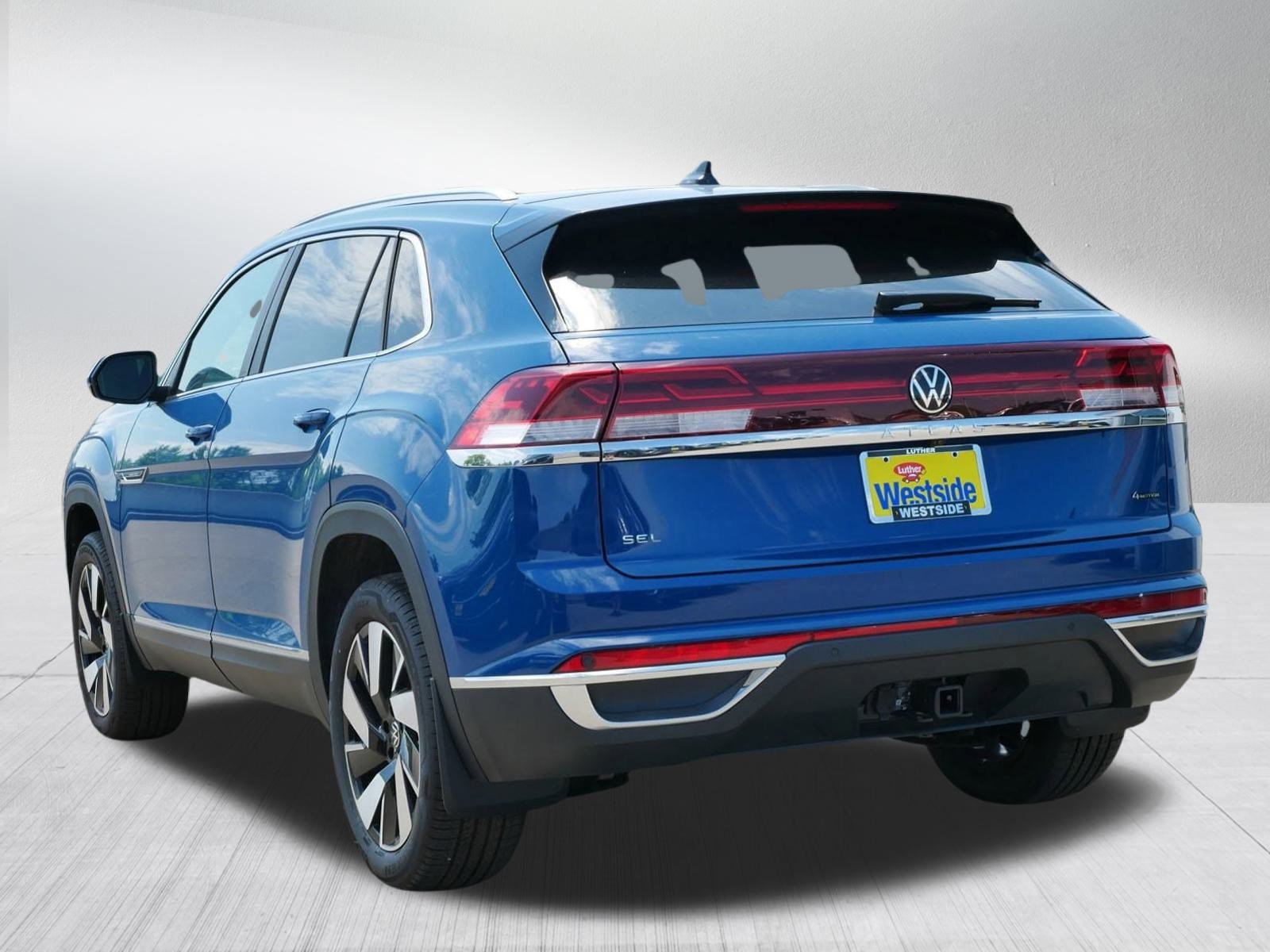 2025 Volkswagen Atlas Cross Sport SEL photo 2