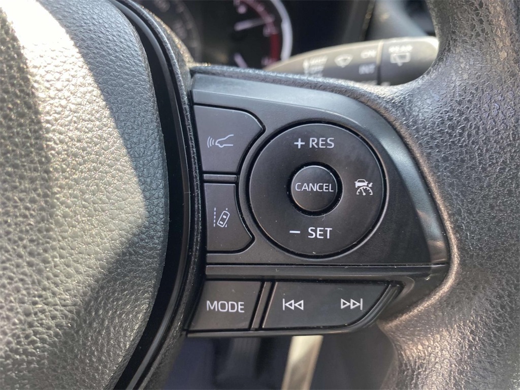 2023 Toyota RAV4 LE photo 23