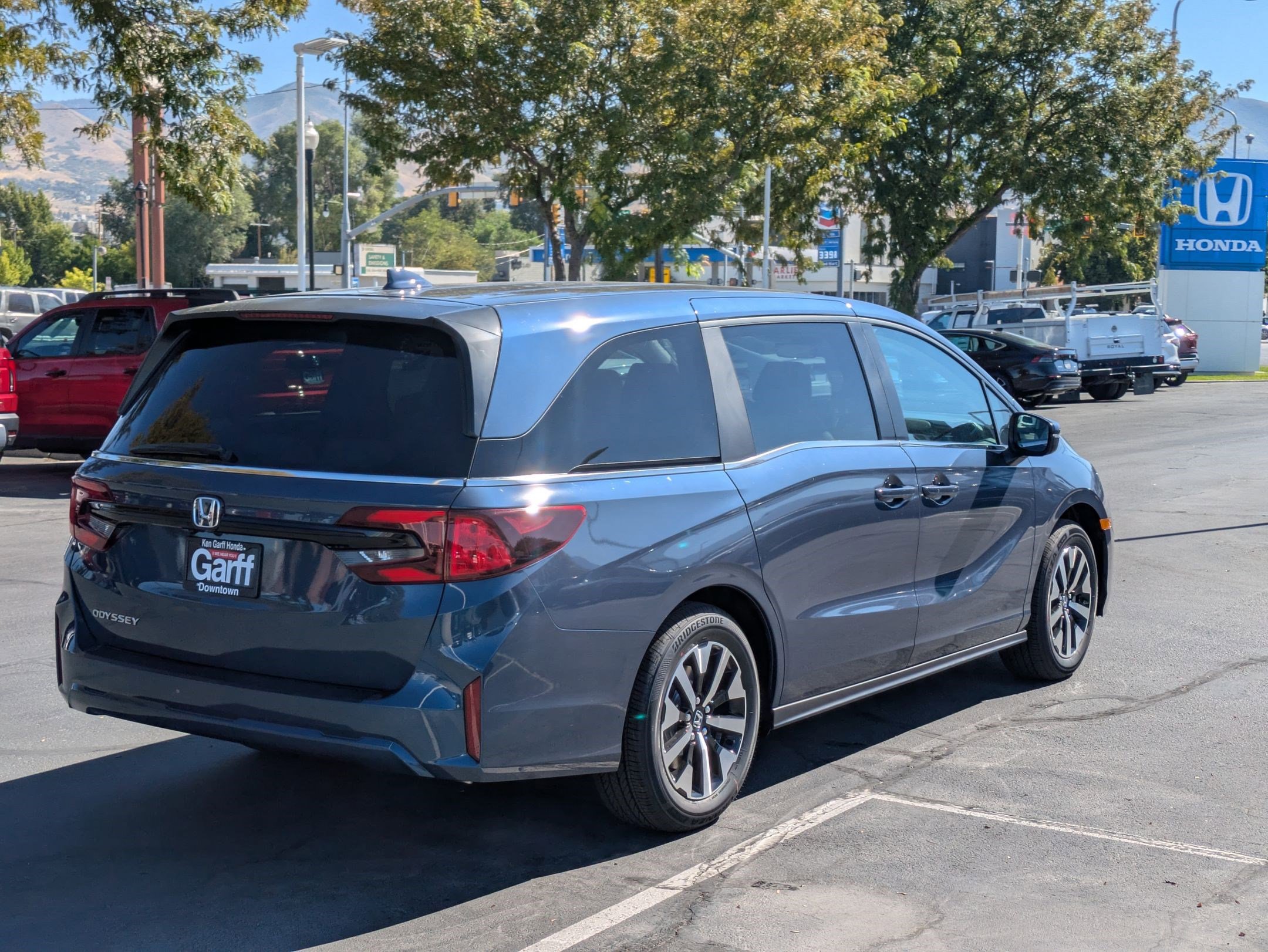 2026 Honda Odyssey EX-L photo 3