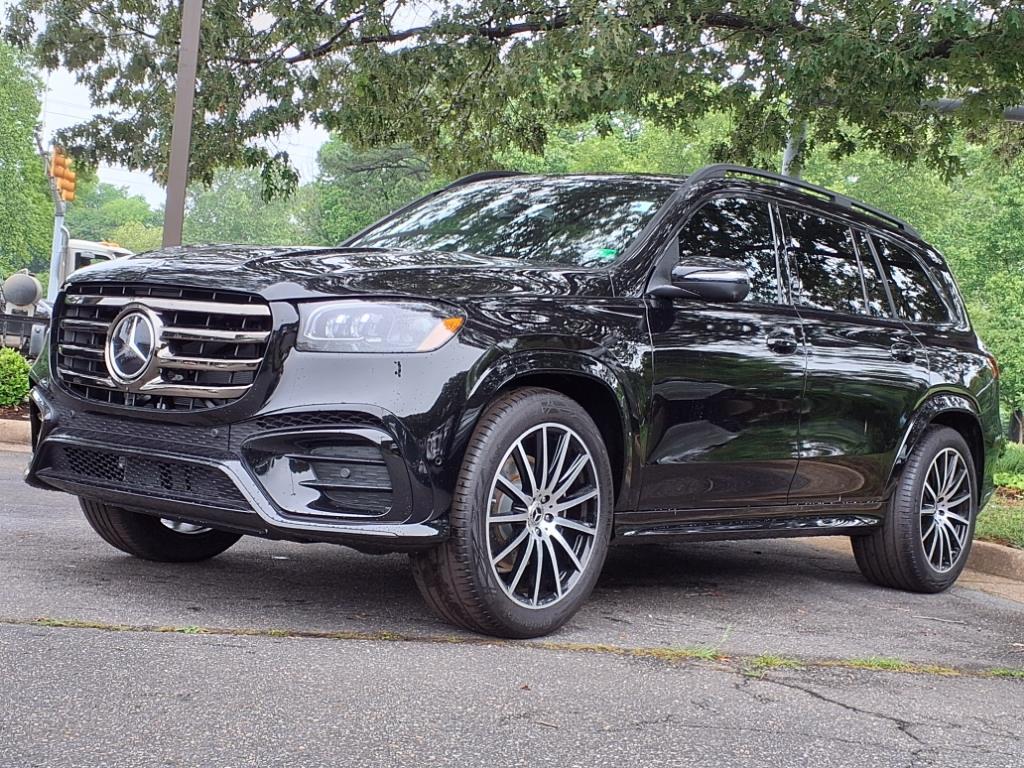 2025 Mercedes Benz GLS 450 4MATIC photo 4