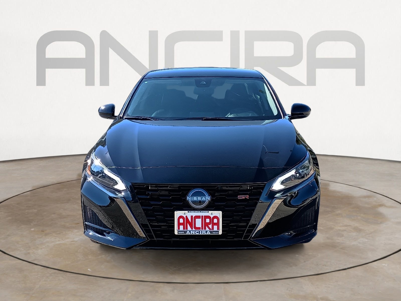 2025 Nissan Altima SR photo 4