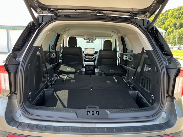 2025 Ford Explorer photo 14