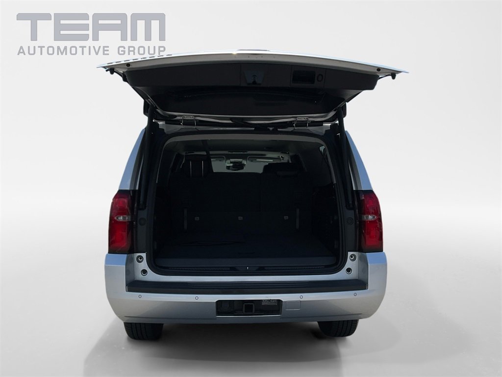 2018 Chevrolet Suburban LT photo 13