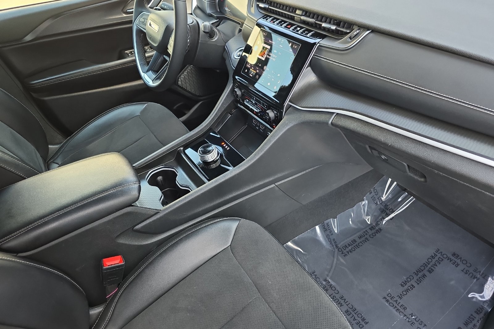 2024 Jeep Grand Cherokee Altitude photo 17