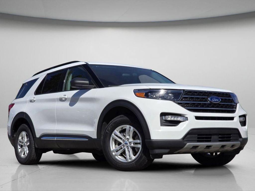 2023 Ford Explorer XLT photo 3