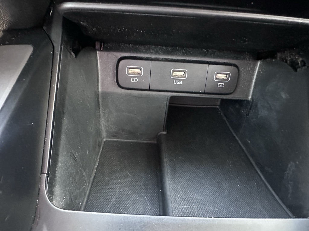 2021 Kia Sorento LX photo 16