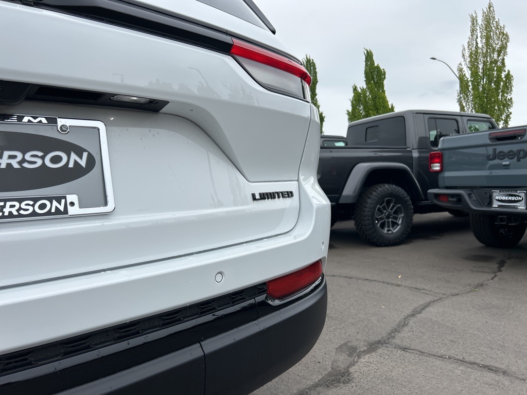 2025 Jeep Grand Cherokee Limited photo 6
