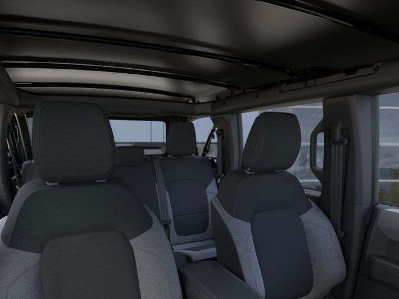 2025 Ford Bronco Base photo 10