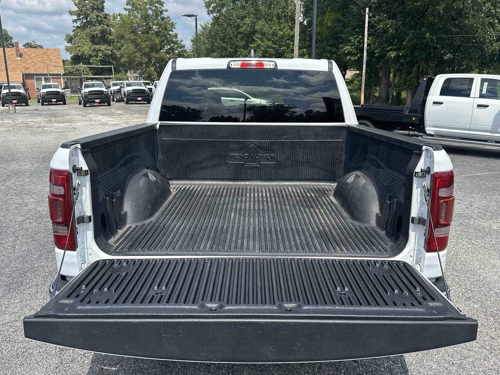 2024 Ram 1500 Laramie photo 17