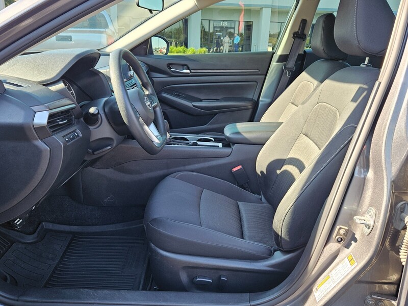 2024 Nissan Altima 2.5 SV photo 5