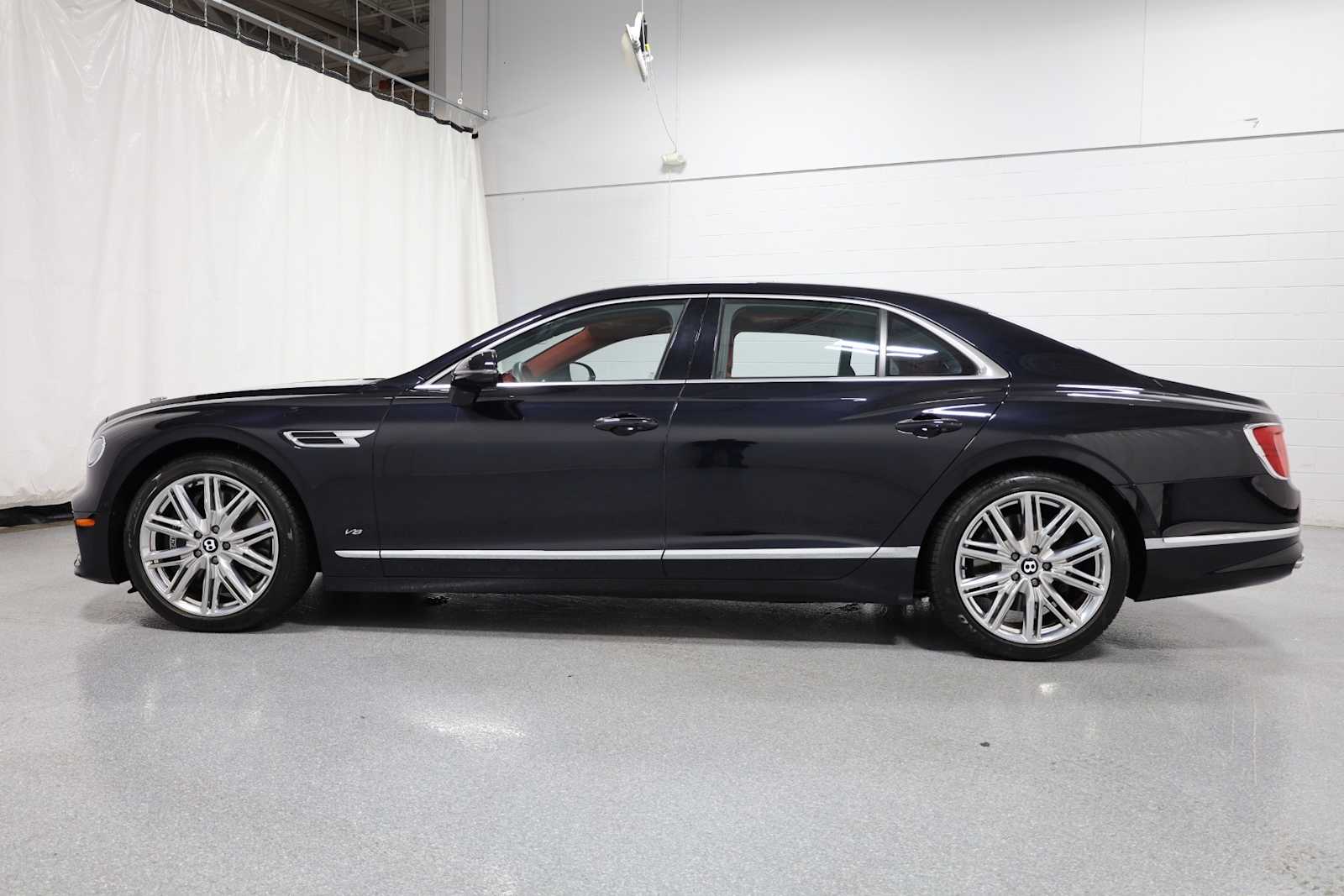 2021 Bentley Flying Spur V8 photo 2