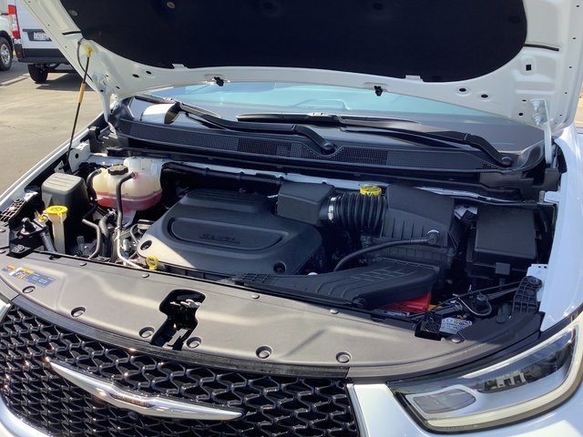 2024 Chrysler Pacifica Pinnacle photo 45