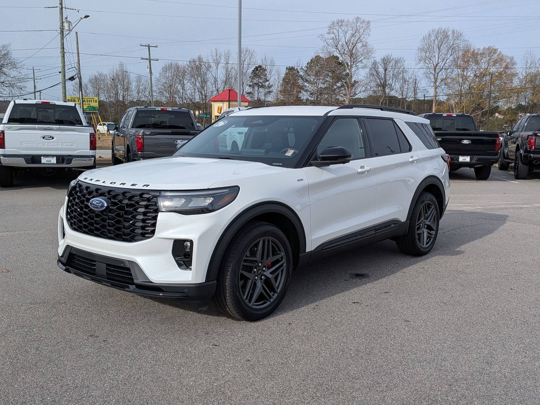 2026 Ford Explorer ST-LINE's photo