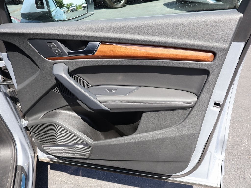 2023 Audi Q5 40 Premium Plus photo 12
