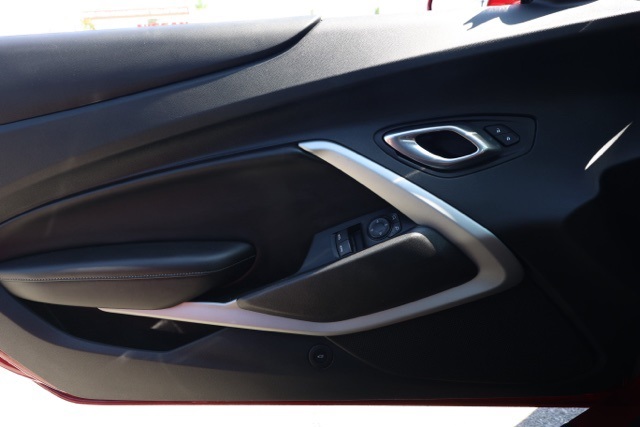 2018 Chevrolet Camaro SS photo 18