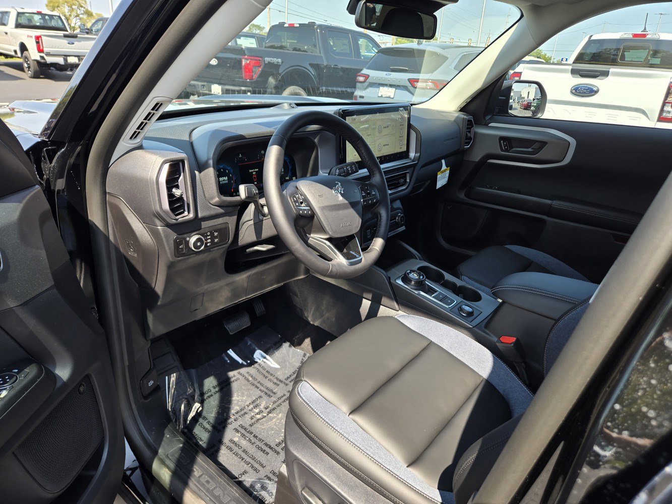 2025 Ford Bronco Sport Outer Banks photo 2