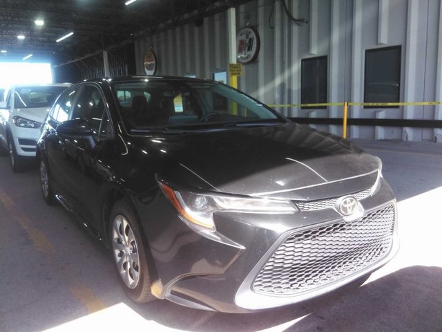 2021 Toyota Corolla LE photo 2